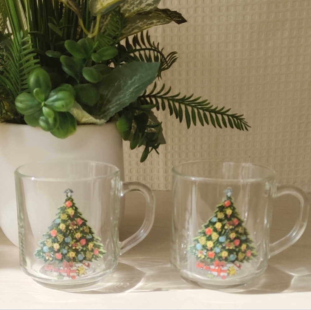Vintage Luminarc Christmas Tree glass coffee/Tea mug 3.5"